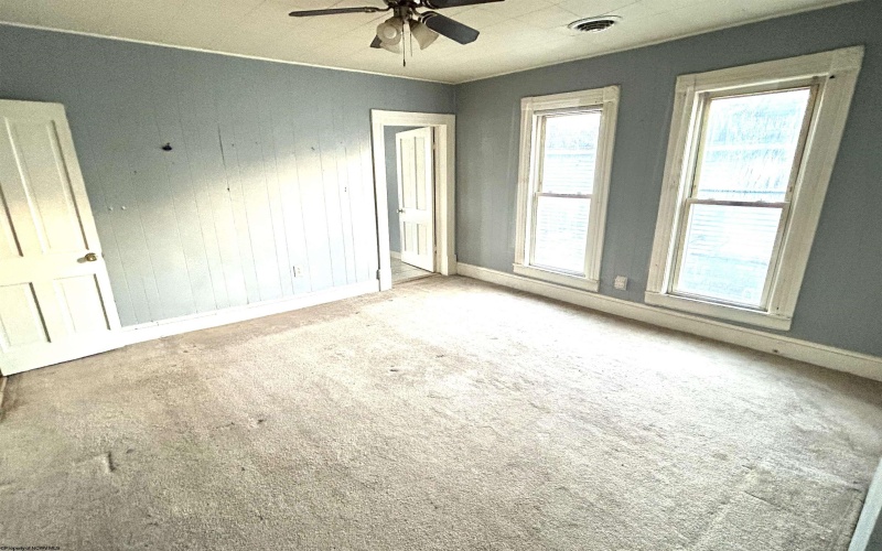 303 Rosemont Avenue, Clarksburg, West Virginia 26301, 5 Bedroom Bedrooms, 10 Room Rooms,3 BathroomBathrooms,Single Family Detached,For Sale,Rosemont,0,10166878
