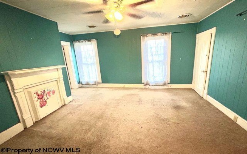 303 Rosemont Avenue, Clarksburg, West Virginia 26301, 5 Bedroom Bedrooms, 10 Room Rooms,3 BathroomBathrooms,Single Family Detached,For Sale,Rosemont,0,10166878