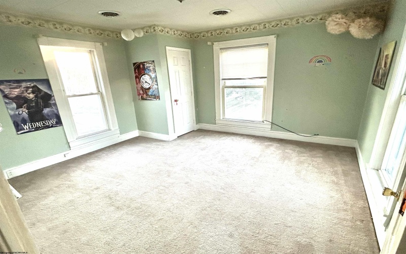 303 Rosemont Avenue, Clarksburg, West Virginia 26301, 5 Bedroom Bedrooms, 10 Room Rooms,3 BathroomBathrooms,Single Family Detached,For Sale,Rosemont,0,10166878