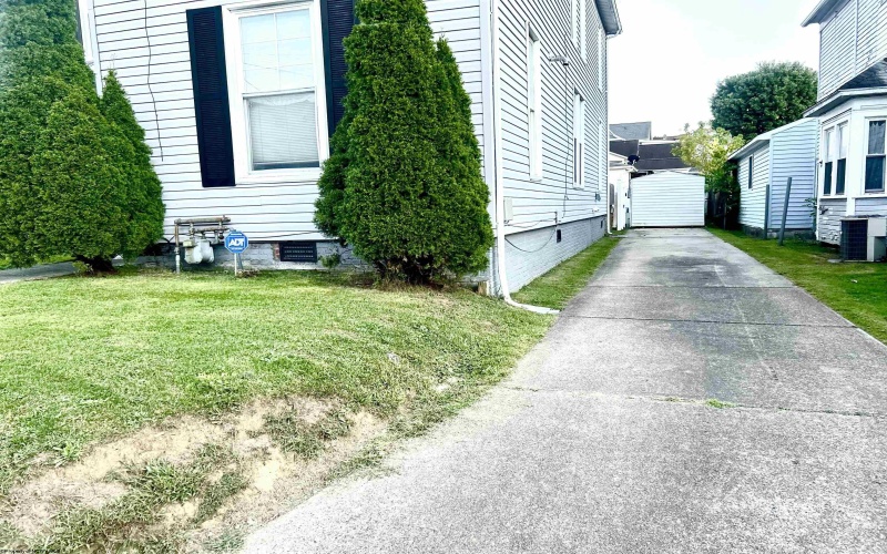 303 Rosemont Avenue, Clarksburg, West Virginia 26301, 5 Bedroom Bedrooms, 10 Room Rooms,3 BathroomBathrooms,Single Family Detached,For Sale,Rosemont,0,10166878