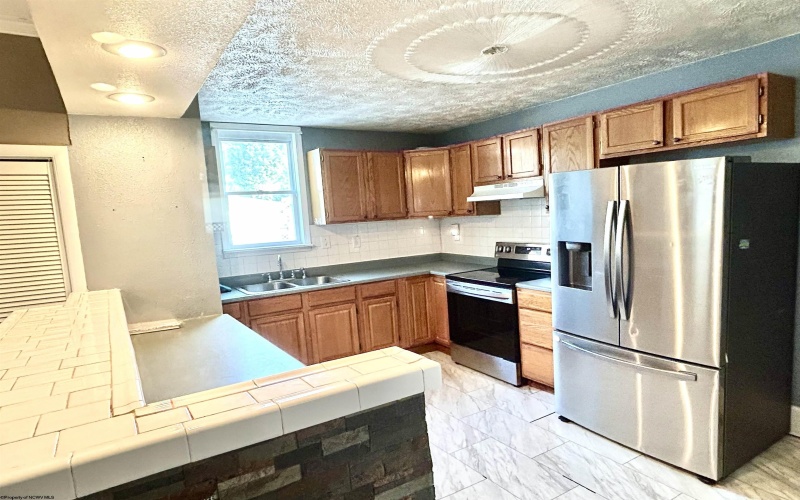 303 Rosemont Avenue, Clarksburg, West Virginia 26301, 5 Bedroom Bedrooms, 10 Room Rooms,3 BathroomBathrooms,Single Family Detached,For Sale,Rosemont,0,10166878