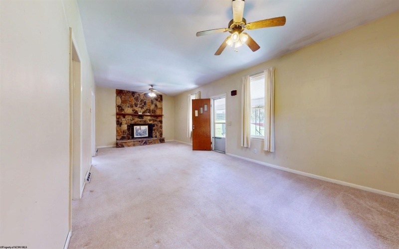 635 Apple Valley Road, Fairmont, West Virginia 26554-0000, 2 Bedroom Bedrooms, 7 Room Rooms,1 BathroomBathrooms,Single Family Detached,For Sale,Apple Valley,0,10166904