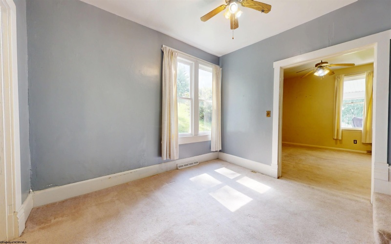 635 Apple Valley Road, Fairmont, West Virginia 26554-0000, 2 Bedroom Bedrooms, 7 Room Rooms,1 BathroomBathrooms,Single Family Detached,For Sale,Apple Valley,0,10166904