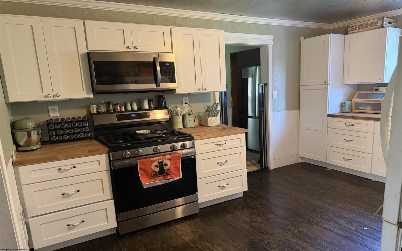 115 Clayton Street, Rivesville, West Virginia 26588, 5 Bedroom Bedrooms, 11 Room Rooms,2 BathroomBathrooms,Single Family Detached,For Sale,Clayton,0,10166898