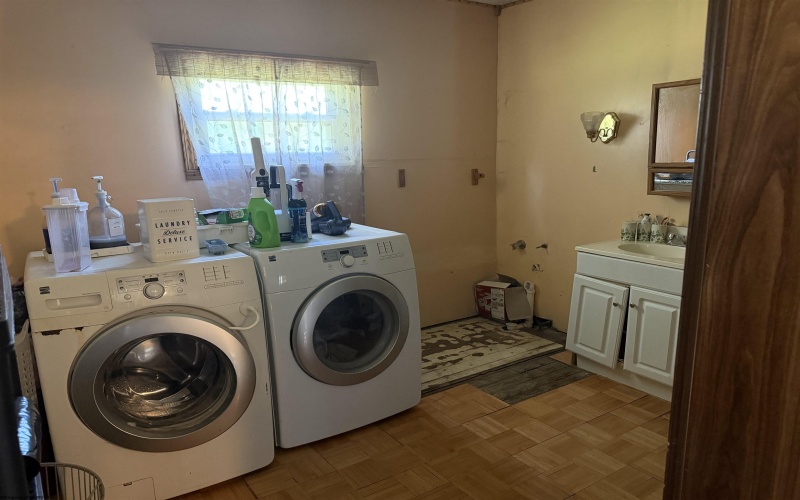 115 Clayton Street, Rivesville, West Virginia 26588, 5 Bedroom Bedrooms, 11 Room Rooms,2 BathroomBathrooms,Single Family Detached,For Sale,Clayton,0,10166898