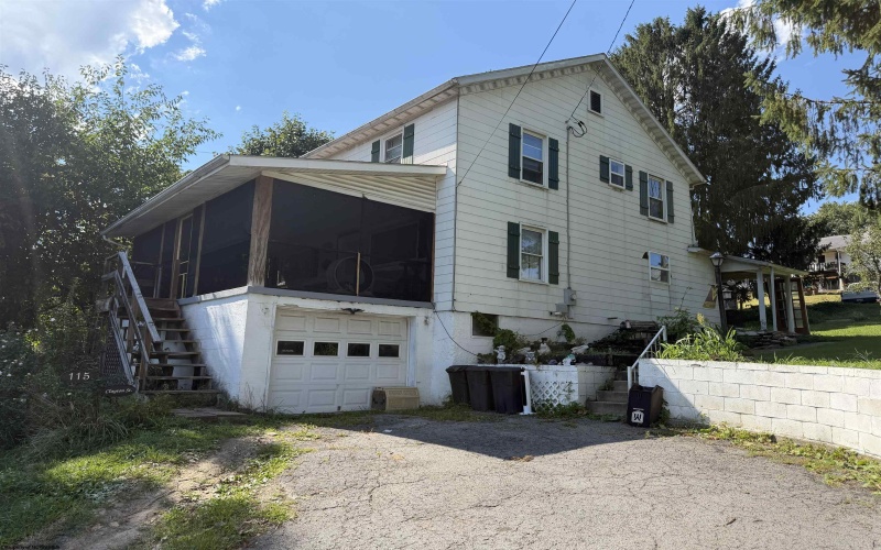 115 Clayton Street, Rivesville, West Virginia 26588, 5 Bedroom Bedrooms, 11 Room Rooms,2 BathroomBathrooms,Single Family Detached,For Sale,Clayton,0,10166898