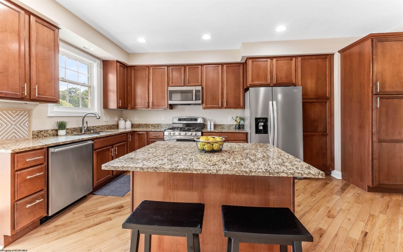 20 Turnstone Drive, Morgantown, West Virginia 26505, 3 Bedroom Bedrooms, 7 Room Rooms,3 BathroomBathrooms,Single Family Attached,For Sale,Turnstone,0,10166912