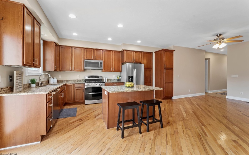 20 Turnstone Drive, Morgantown, West Virginia 26505, 3 Bedroom Bedrooms, 7 Room Rooms,3 BathroomBathrooms,Single Family Attached,For Sale,Turnstone,0,10166912
