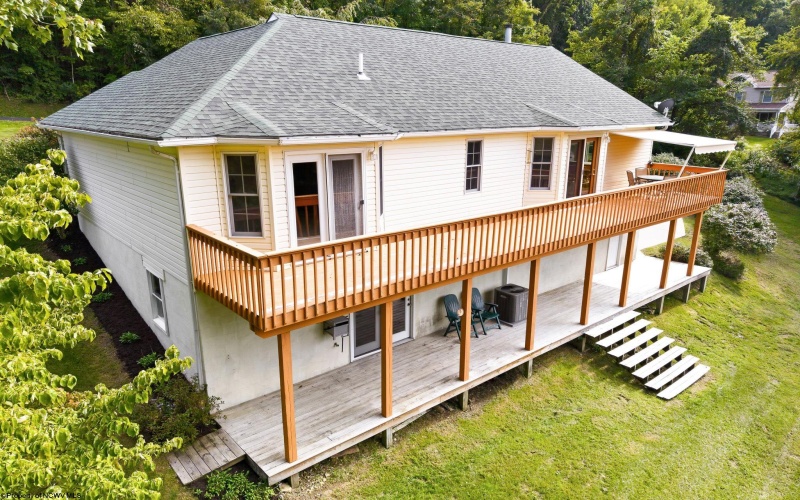 404 Cedar Lane, Morgantown, West Virginia 26508, 3 Bedroom Bedrooms, 7 Room Rooms,3 BathroomBathrooms,Single Family Detached,For Sale,Cedar,0,10166913
