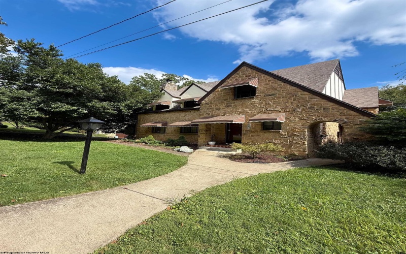 1038 Sunset Drive, Fairmont, West Virginia 26554, 3 Bedroom Bedrooms, 7 Room Rooms,1 BathroomBathrooms,Single Family Detached,For Sale,Sunset,0,10166908