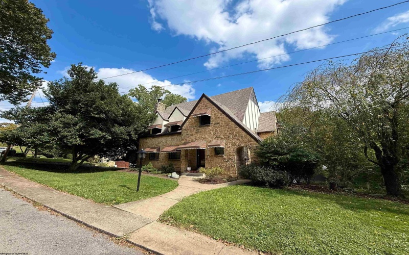 1038 Sunset Drive, Fairmont, West Virginia 26554, 3 Bedroom Bedrooms, 7 Room Rooms,1 BathroomBathrooms,Single Family Detached,For Sale,Sunset,0,10166908