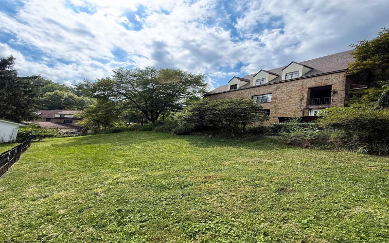 1038 Sunset Drive, Fairmont, West Virginia 26554, 3 Bedroom Bedrooms, 7 Room Rooms,1 BathroomBathrooms,Single Family Detached,For Sale,Sunset,0,10166908