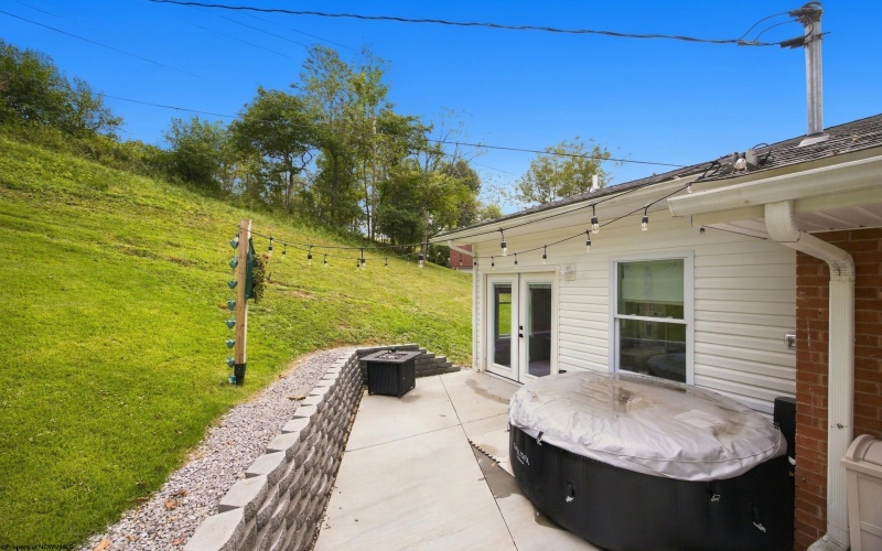 428 Sycamore Drive, Bridgeport, West Virginia 26330, 3 Bedroom Bedrooms, 6 Room Rooms,2 BathroomBathrooms,Single Family Detached,For Sale,Sycamore,0,10166918