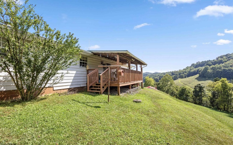 129 Forest View Drive, Buckhannon, West Virginia 26201, 3 Bedroom Bedrooms, 7 Room Rooms,2 BathroomBathrooms,Single Family Detached,For Sale,Forest View,0,10166917