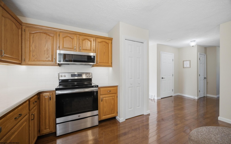 107 Juniper Lane, Fairmont, West Virginia 26554, 3 Bedroom Bedrooms, 7 Room Rooms,2 BathroomBathrooms,Single Family Detached,For Sale,Juniper,0,10166906
