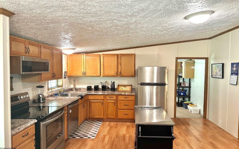 639 Burns Farm Road, Grafton, West Virginia 26354-8710, 3 Bedroom Bedrooms, 7 Room Rooms,2 BathroomBathrooms,Single Family Detached,For Sale,Burns Farm,0,10166925