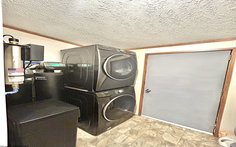 639 Burns Farm Road, Grafton, West Virginia 26354-8710, 3 Bedroom Bedrooms, 7 Room Rooms,2 BathroomBathrooms,Single Family Detached,For Sale,Burns Farm,0,10166925