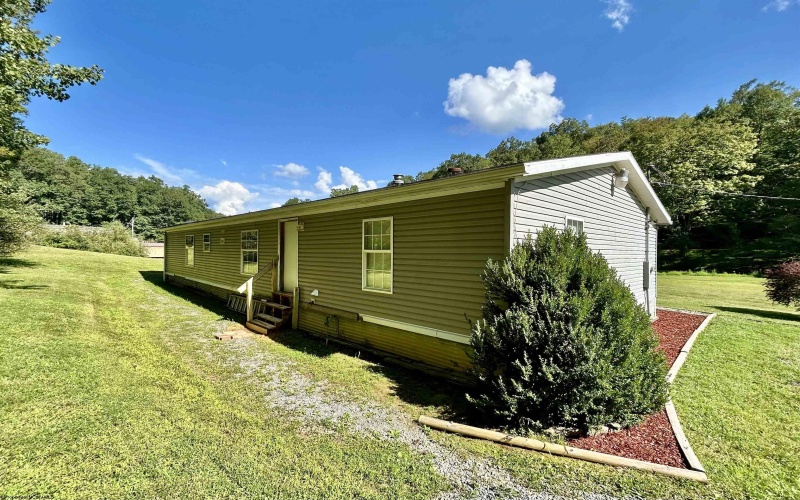 639 Burns Farm Road, Grafton, West Virginia 26354-8710, 3 Bedroom Bedrooms, 7 Room Rooms,2 BathroomBathrooms,Single Family Detached,For Sale,Burns Farm,0,10166925