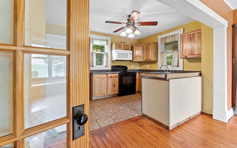 428 Van Gilder Street, Morgantown, West Virginia 26505, 3 Bedroom Bedrooms, 6 Room Rooms,2 BathroomBathrooms,Single Family Detached,For Sale,Van Gilder,0,10165429