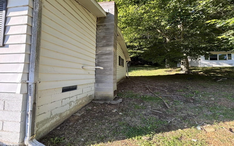 92 Anglin Run Drive, Philippi, West Virginia 26416, 3 Bedroom Bedrooms, 6 Room Rooms,1 BathroomBathrooms,Single Family Detached,For Sale,Anglin Run,0,10165529