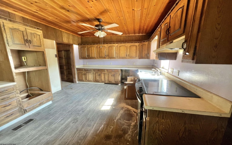 228 Main Street, Worthington, West Virginia 26591, 3 Bedroom Bedrooms, 7 Room Rooms,2 BathroomBathrooms,Single Family Detached,For Sale,Main,0,10166926