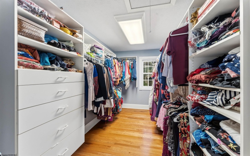 932 Suncrest Place, Morgantown, West Virginia 26505, 5 Bedroom Bedrooms, 13 Room Rooms,3 BathroomBathrooms,Single Family Detached,For Sale,Suncrest,0,10166927