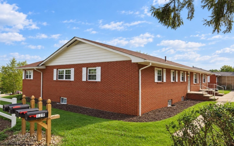 129 Lexington Avenue, Westover, West Virginia 26501, 3 Bedroom Bedrooms, 8 Room Rooms,2 BathroomBathrooms,Single Family Detached,For Sale,Lexington,0,10166930 129 Lexington Avenue, Westover, West Virginia 26501, 3 Bedroom Bedrooms, 8 Room Rooms,2 BathroomBathrooms,Single Family Detached,For Sale,Lexington,0,10166930