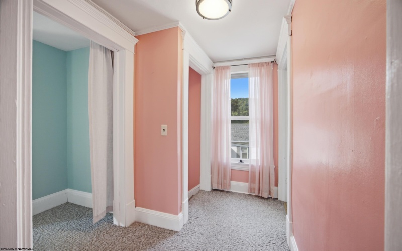 314 Vermont Avenue, Clarksburg, West Virginia 26301-3861, 4 Bedroom Bedrooms, 8 Room Rooms,3 BathroomBathrooms,Single Family Detached,For Sale,Vermont,0,10166953