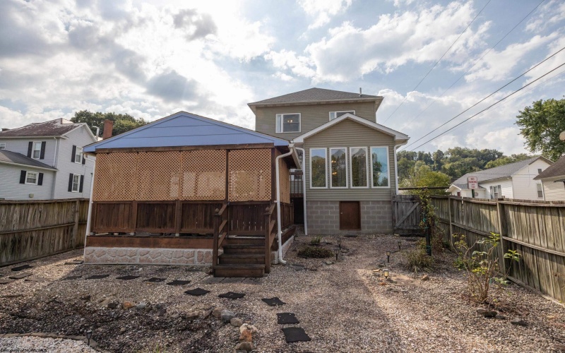 314 Vermont Avenue, Clarksburg, West Virginia 26301-3861, 4 Bedroom Bedrooms, 8 Room Rooms,3 BathroomBathrooms,Single Family Detached,For Sale,Vermont,0,10166953