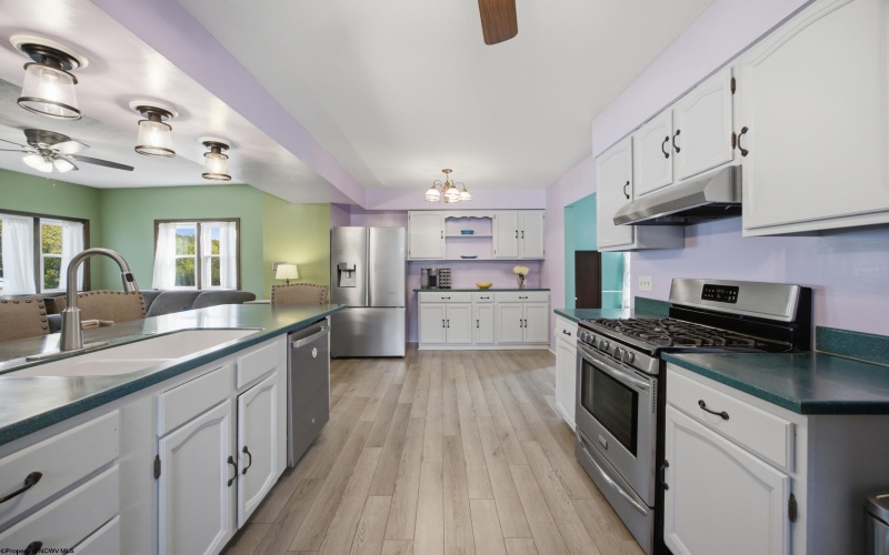 314 Vermont Avenue, Clarksburg, West Virginia 26301-3861, 4 Bedroom Bedrooms, 8 Room Rooms,3 BathroomBathrooms,Single Family Detached,For Sale,Vermont,0,10166953