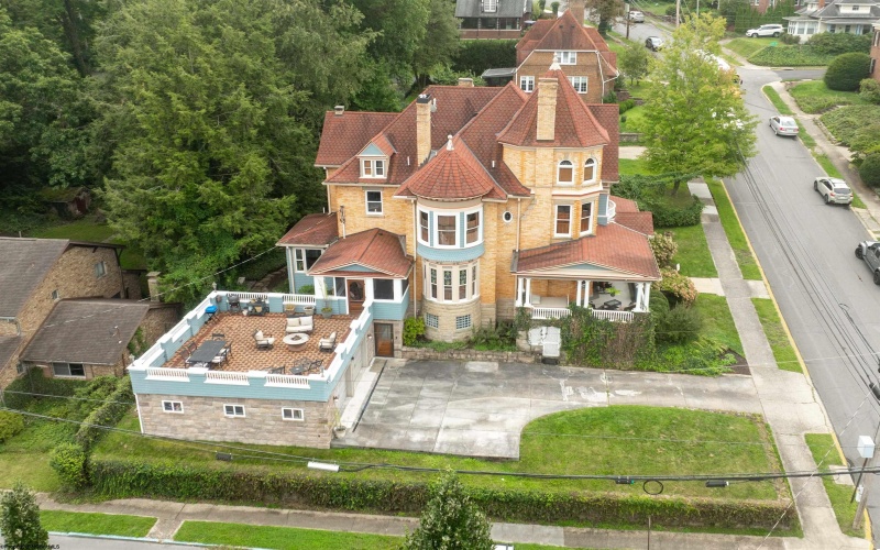 515 Grand Street, Morgantown, West Virginia 26501, 5 Bedroom Bedrooms, 13 Room Rooms,4 BathroomBathrooms,Single Family Detached,For Sale,Grand,0,10166935