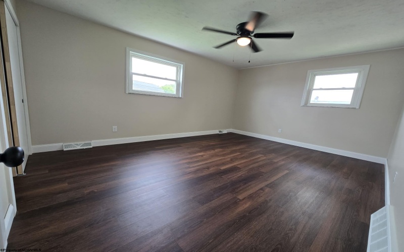 1505 18th Street, Clarksburg, West Virginia 26301, 3 Bedroom Bedrooms, 5 Room Rooms,1 BathroomBathrooms,Single Family Detached,For Sale,18th,0,10166933