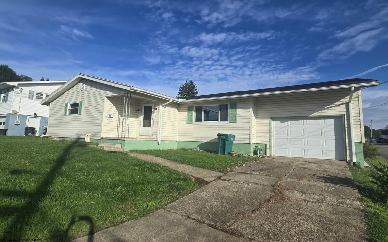 1505 18th Street, Clarksburg, West Virginia 26301, 3 Bedroom Bedrooms, 5 Room Rooms,1 BathroomBathrooms,Single Family Detached,For Sale,18th,0,10166933