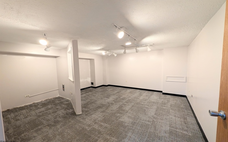 27 Trovato Street, Bridgeport, West Virginia 26330, 0 , 0 ,0,Commercial (lease),For Rent,Trovato,0,10161791
