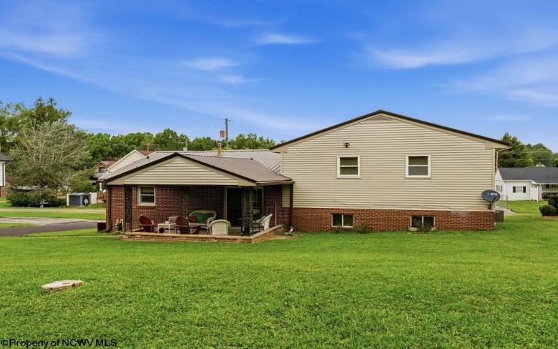 101 Ash Street, Shinnston, West Virginia 26431, 4 Bedroom Bedrooms, 11 Room Rooms,1 BathroomBathrooms,Single Family Detached,For Sale,Ash,0,10166945