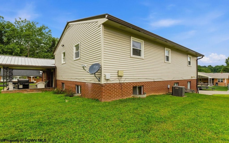 101 Ash Street, Shinnston, West Virginia 26431, 4 Bedroom Bedrooms, 11 Room Rooms,1 BathroomBathrooms,Single Family Detached,For Sale,Ash,0,10166945