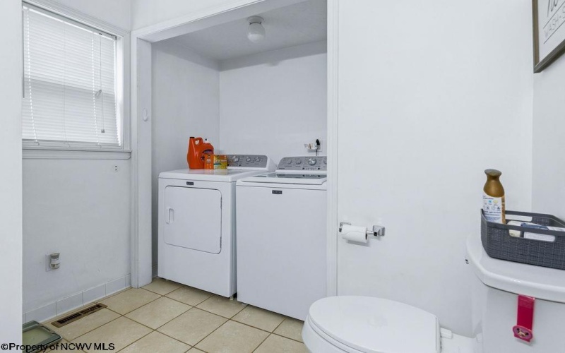 434 James Street, Bridgeport, West Virginia 26330, 3 Bedroom Bedrooms, 5 Room Rooms,2 BathroomBathrooms,Single Family Detached,For Sale,James,0,10166943
