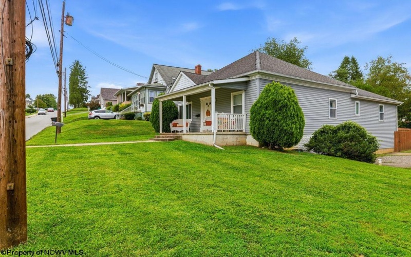 434 James Street, Bridgeport, West Virginia 26330, 3 Bedroom Bedrooms, 5 Room Rooms,2 BathroomBathrooms,Single Family Detached,For Sale,James,0,10166943