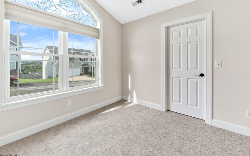 22 Amber Ridge Drive, Morgantown, West Virginia 26508, 3 Bedroom Bedrooms, 6 Room Rooms,2 BathroomBathrooms,Single Family Detached,For Sale,Amber Ridge,0,10166940