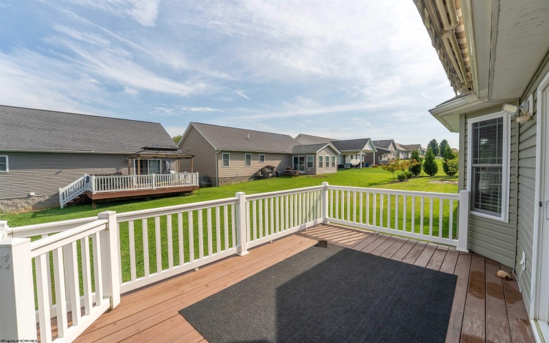 22 Amber Ridge Drive, Morgantown, West Virginia 26508, 3 Bedroom Bedrooms, 6 Room Rooms,2 BathroomBathrooms,Single Family Detached,For Sale,Amber Ridge,0,10166940