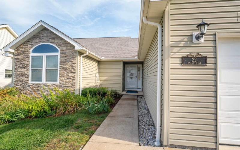 22 Amber Ridge Drive, Morgantown, West Virginia 26508, 3 Bedroom Bedrooms, 6 Room Rooms,2 BathroomBathrooms,Single Family Detached,For Sale,Amber Ridge,0,10166940