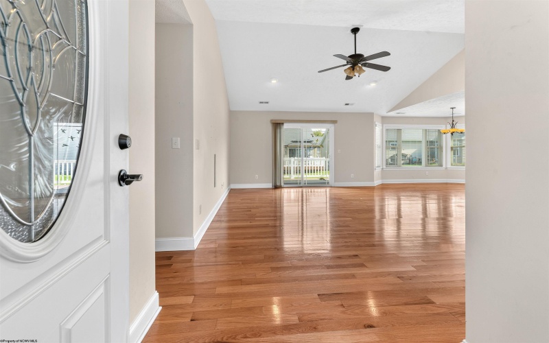 22 Amber Ridge Drive, Morgantown, West Virginia 26508, 3 Bedroom Bedrooms, 6 Room Rooms,2 BathroomBathrooms,Single Family Detached,For Sale,Amber Ridge,0,10166940