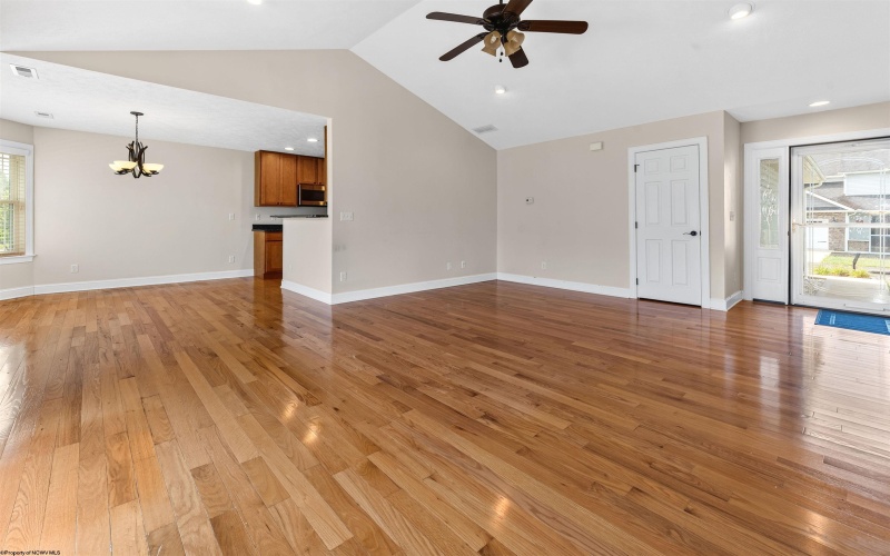 22 Amber Ridge Drive, Morgantown, West Virginia 26508, 3 Bedroom Bedrooms, 6 Room Rooms,2 BathroomBathrooms,Single Family Detached,For Sale,Amber Ridge,0,10166940