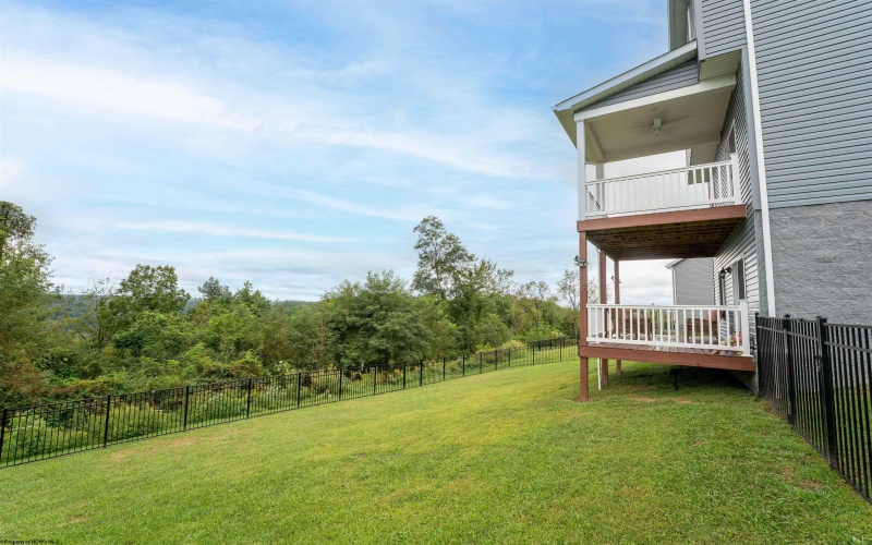251 Charolais Circle, Fairmont, West Virginia 26554, 3 Bedroom Bedrooms, 8 Room Rooms,3 BathroomBathrooms,Single Family Detached,For Sale,Charolais,0,10166944