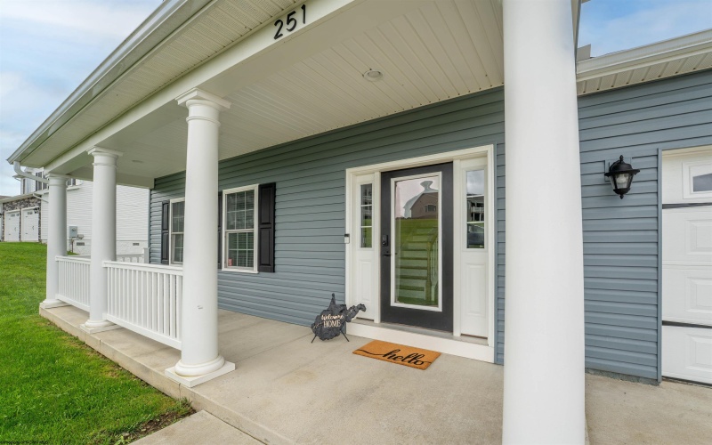251 Charolais Circle, Fairmont, West Virginia 26554, 3 Bedroom Bedrooms, 8 Room Rooms,3 BathroomBathrooms,Single Family Detached,For Sale,Charolais,0,10166944