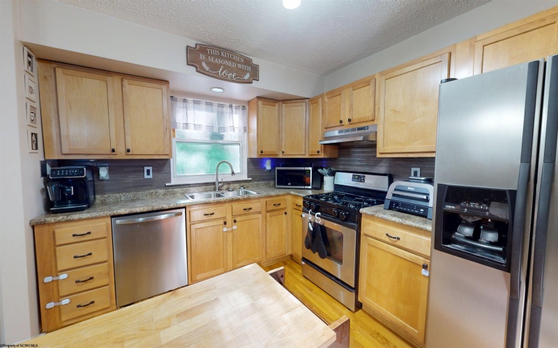 2052 Purinton Street, Morgantown, West Virginia 26505, 4 Bedroom Bedrooms, 10 Room Rooms,3 BathroomBathrooms,Single Family Detached,For Sale,Purinton,0,10166956