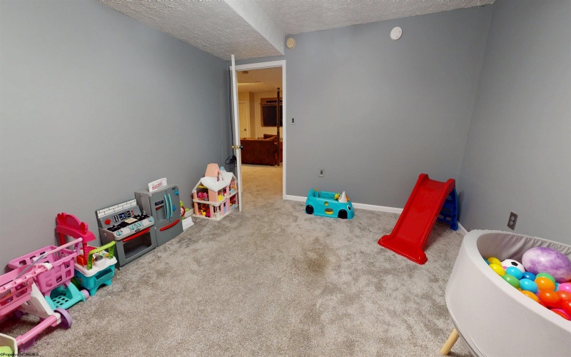 2052 Purinton Street, Morgantown, West Virginia 26505, 4 Bedroom Bedrooms, 10 Room Rooms,3 BathroomBathrooms,Single Family Detached,For Sale,Purinton,0,10166956