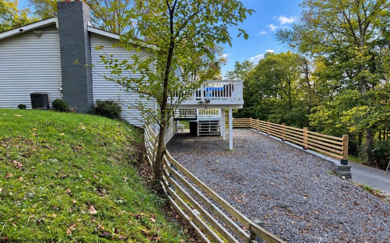 2052 Purinton Street, Morgantown, West Virginia 26505, 4 Bedroom Bedrooms, 10 Room Rooms,3 BathroomBathrooms,Single Family Detached,For Sale,Purinton,0,10166956
