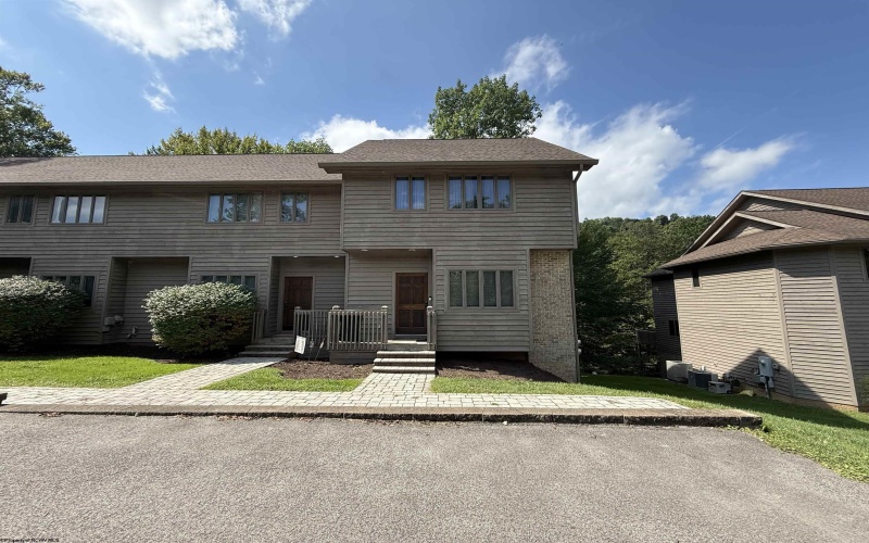 209 Aaron Smith Drive, Bridgeport, West Virginia 26330, 3 Bedroom Bedrooms, 5 Room Rooms,3 BathroomBathrooms,Residential Rentals,For Rent,Aaron Smith,0,10166966