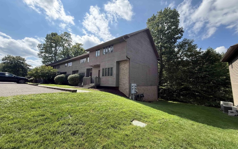 209 Aaron Smith Drive, Bridgeport, West Virginia 26330, 3 Bedroom Bedrooms, 5 Room Rooms,3 BathroomBathrooms,Residential Rentals,For Rent,Aaron Smith,0,10166966